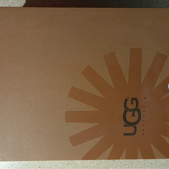 UGG W Bailey Button Boots - Chocolate - Picture 2 of 6